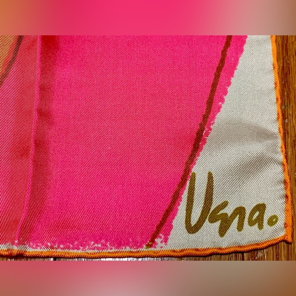 Vintage 1970s VERA NEUMANN Hand Rolled All Silk 44” x 15” Scarf Wrap Kerchief - Picture 4 of 16